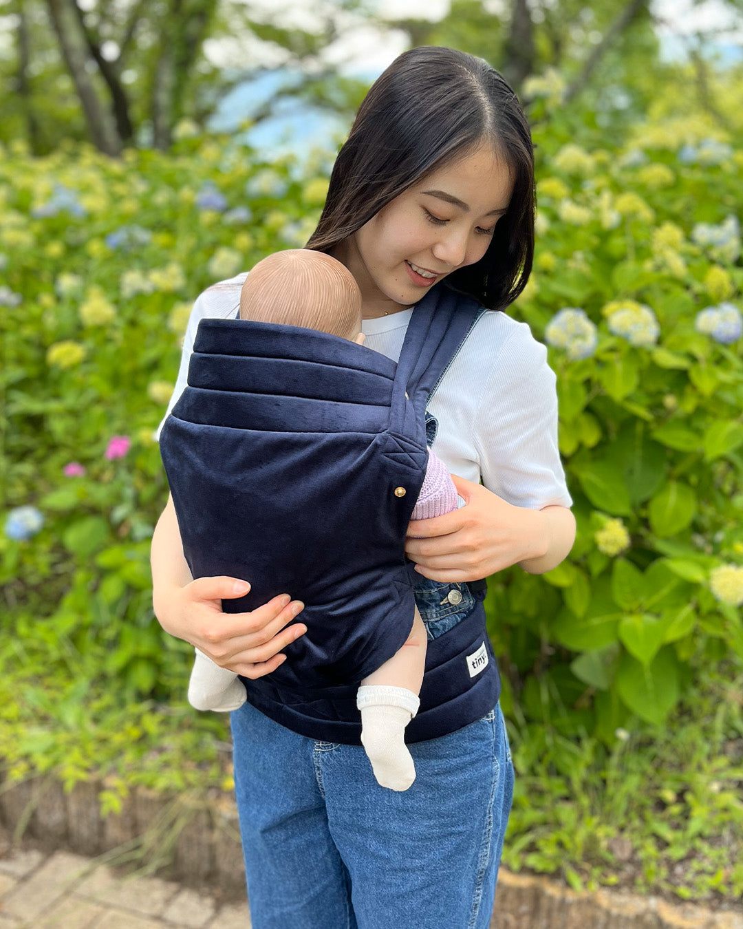 The Tiny Cuddles Velvet Carrier - Navy